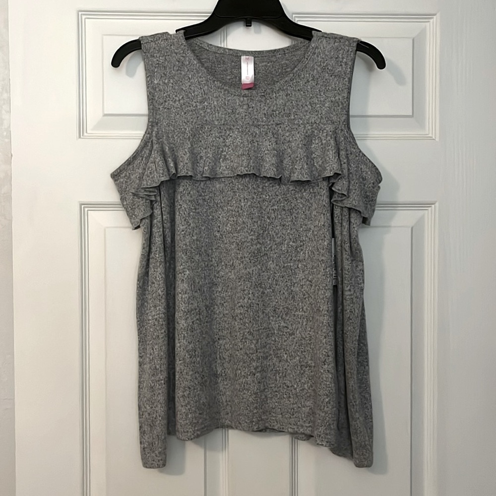 NWT JUNIORS LONG SLEEVE BLOUSE : SIZE LARGE